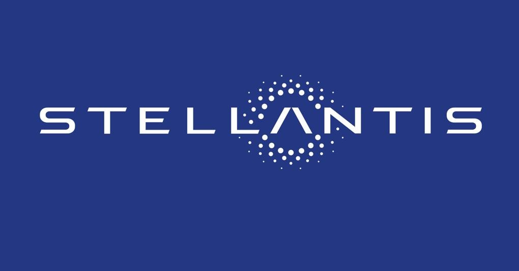 Stellantis logo blue background kMQG 1020x533@IlSole24Ore Web