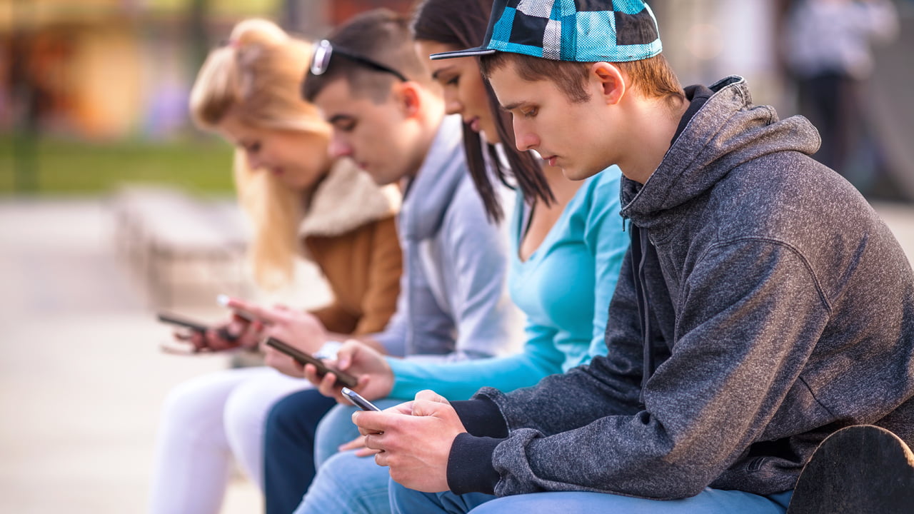 adolescenti-e-social-un-dramma-2.0
