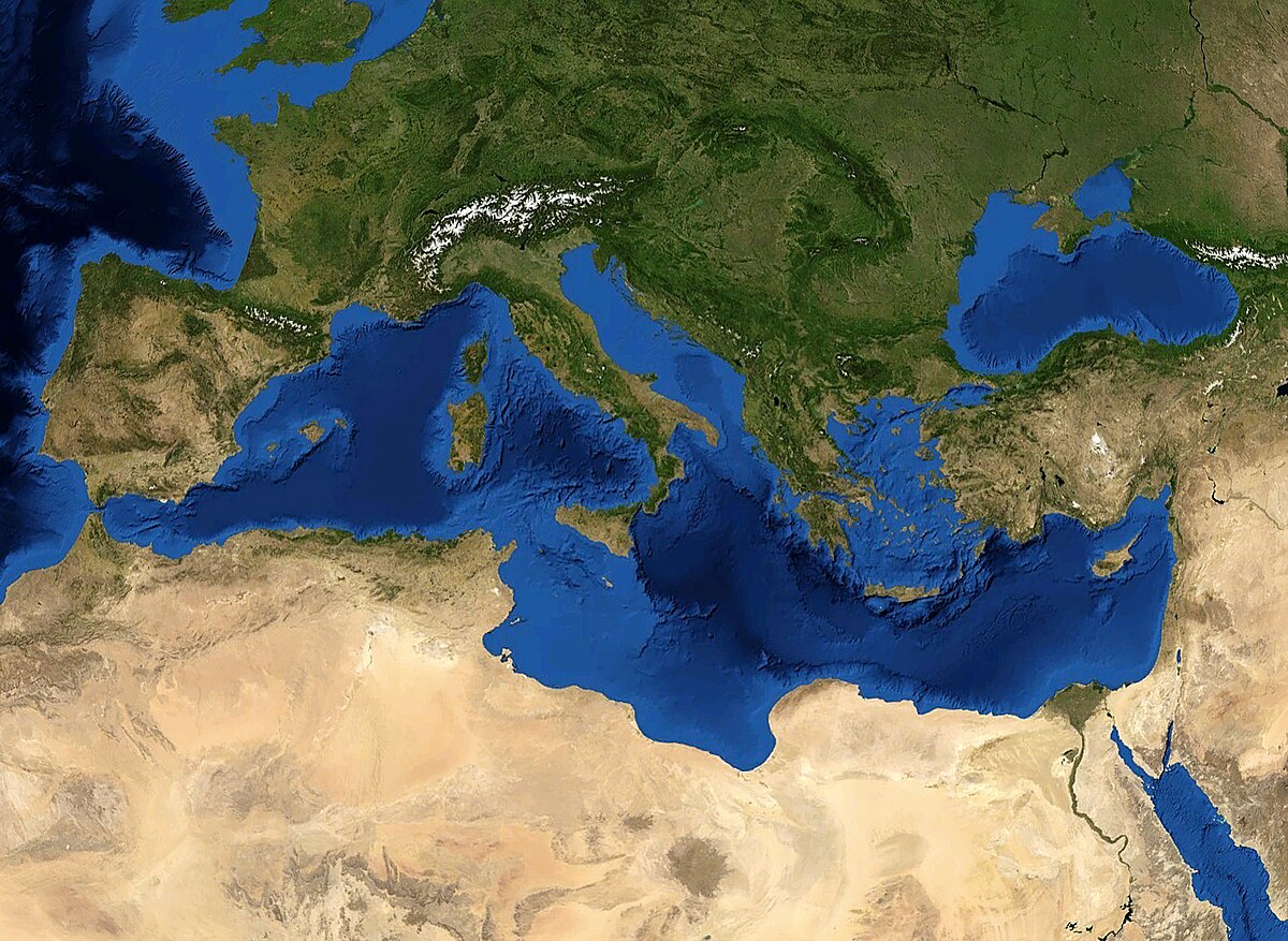 1200px-Mediterranean_Sea_16.61811E_38.99124N
