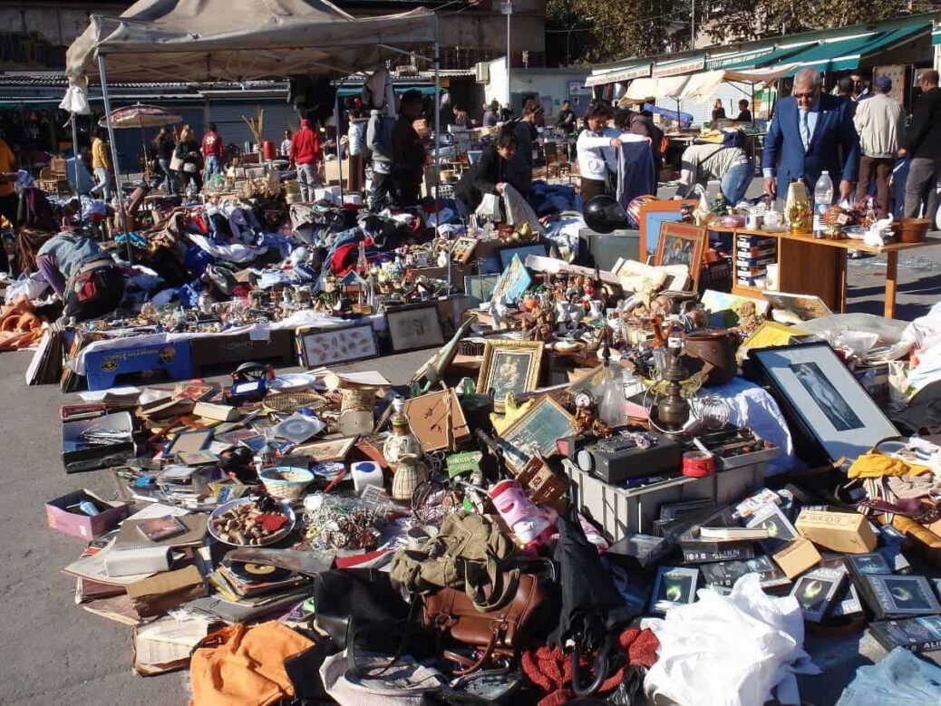 MARKET
